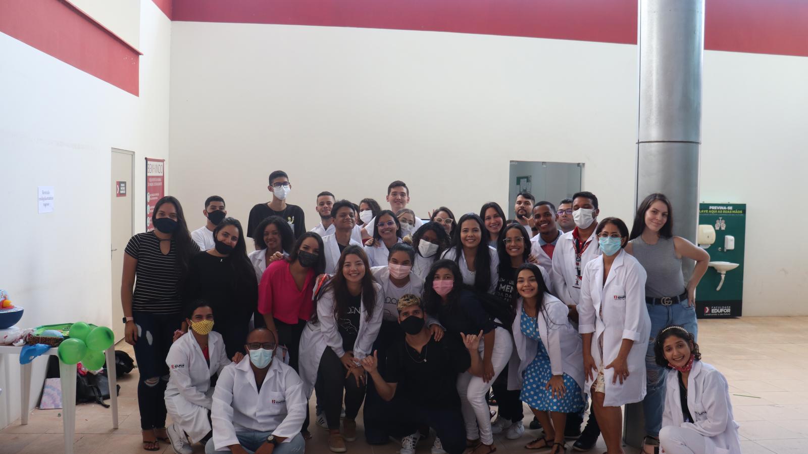 Alunos de Odontologia e Farmácia promovem exposição na Edufor