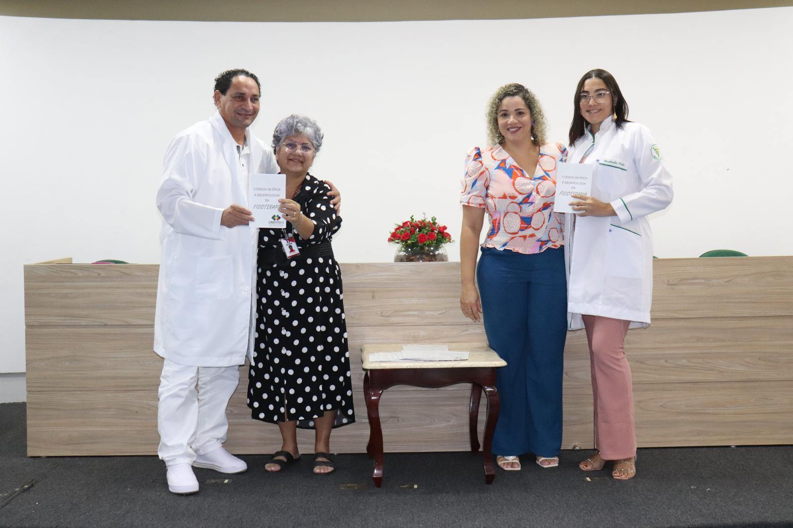 Alunos de Fisioterapia participam de Cerimônia do Jaleco Alunos de Fisioterapia participam de Cerimônia do Jaleco