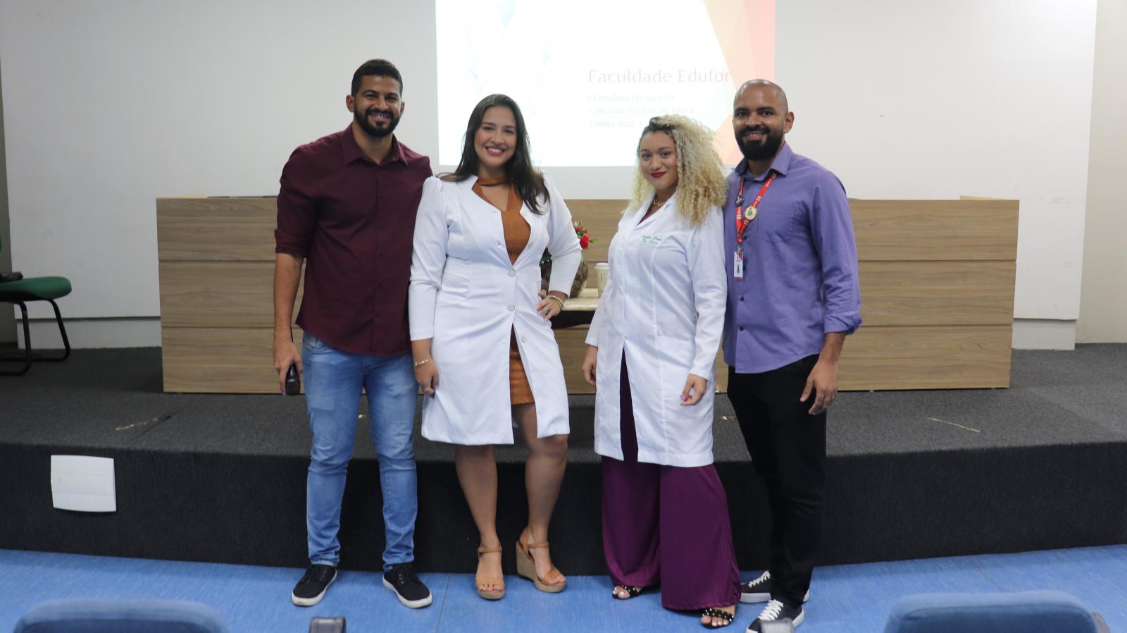 Alunos do  curso de Educação Física Participam da Cerimônia do Jaleco