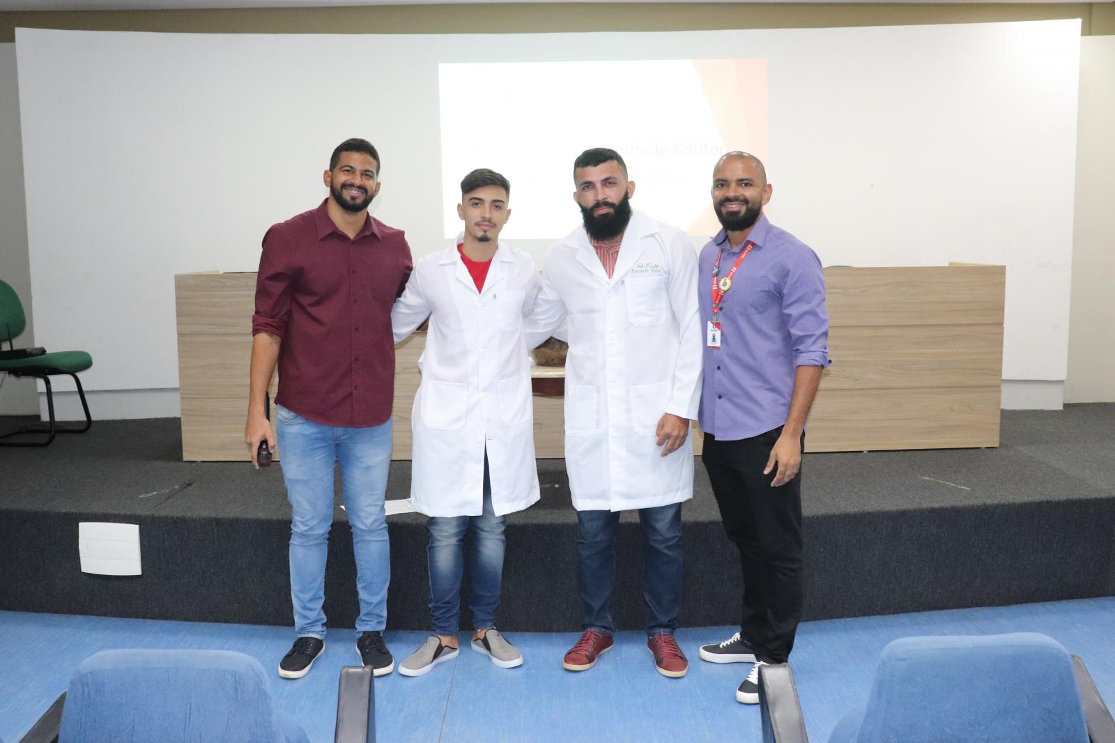 Alunos do  curso de Educação Física Participam da Cerimônia do Jaleco