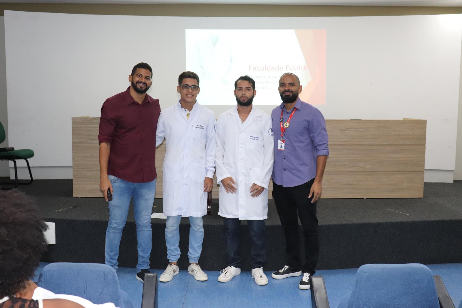 Alunos do  curso de Educação Física Participam da Cerimônia do Jaleco