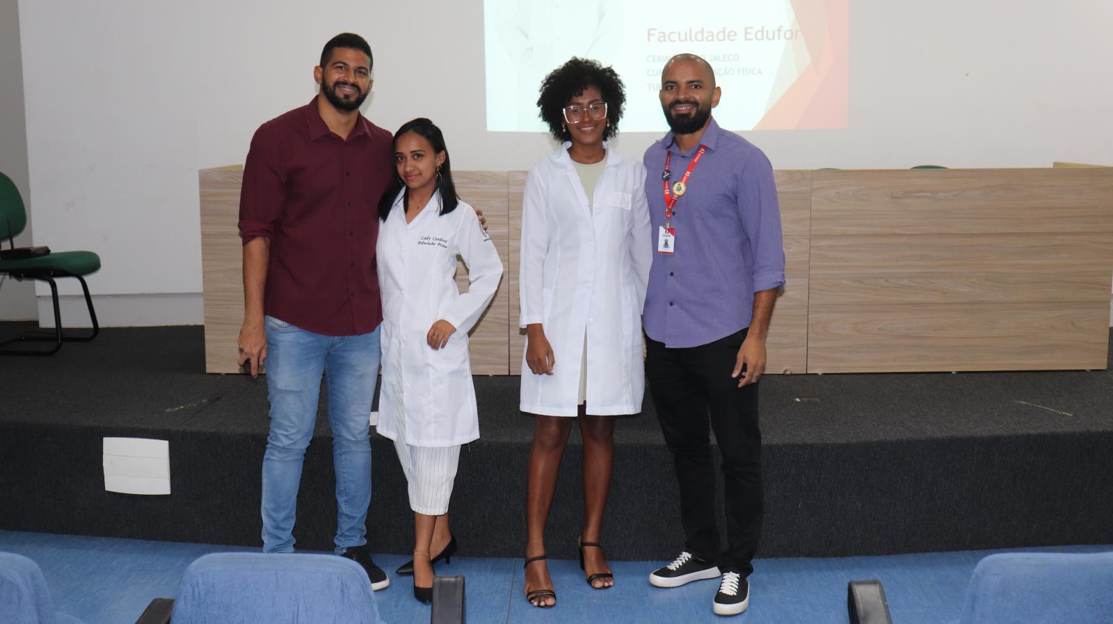 Alunos do  curso de Educação Física Participam da Cerimônia do Jaleco