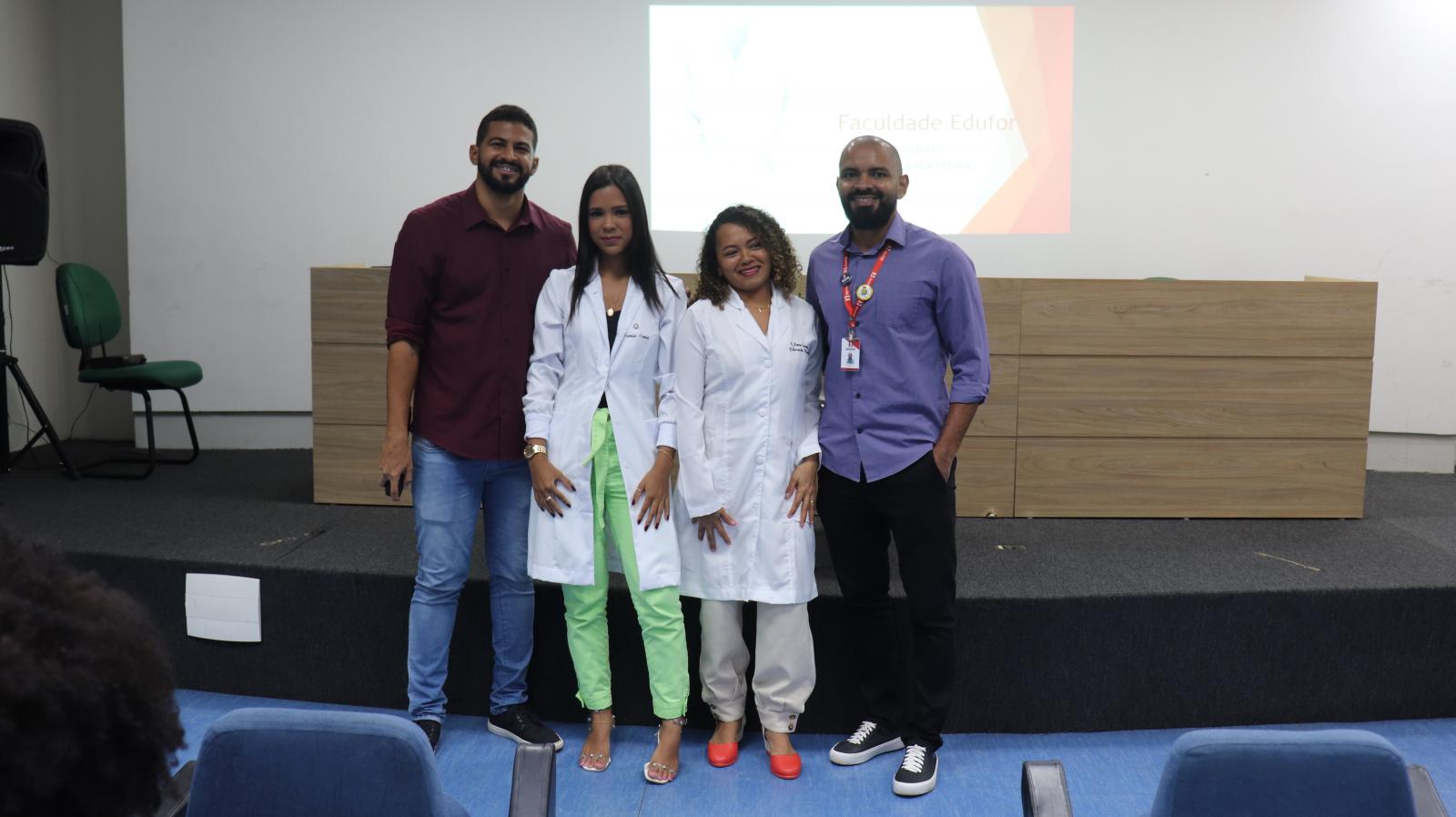 Alunos do  curso de Educação Física Participam da Cerimônia do Jaleco