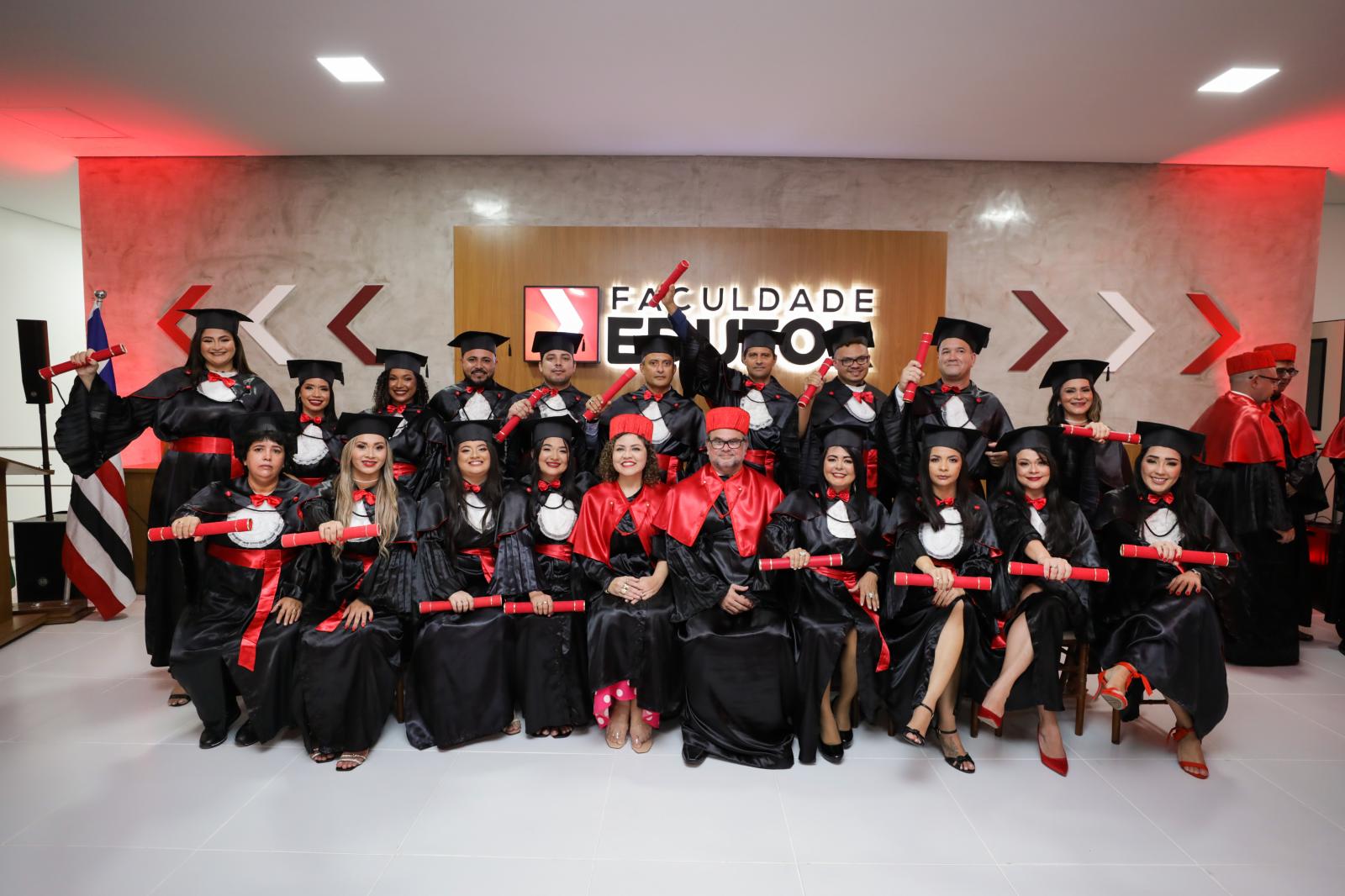 Faculdade Edufor São Luís forma sua primeira turma de Direito